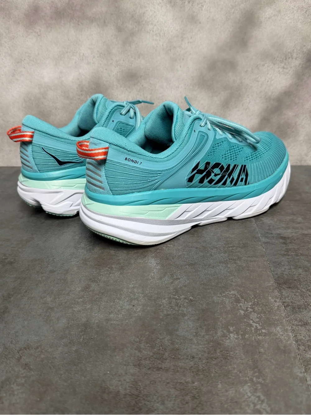Hoka One One Bondi 7 Women’s Aqua Running Shoes Size 9.5